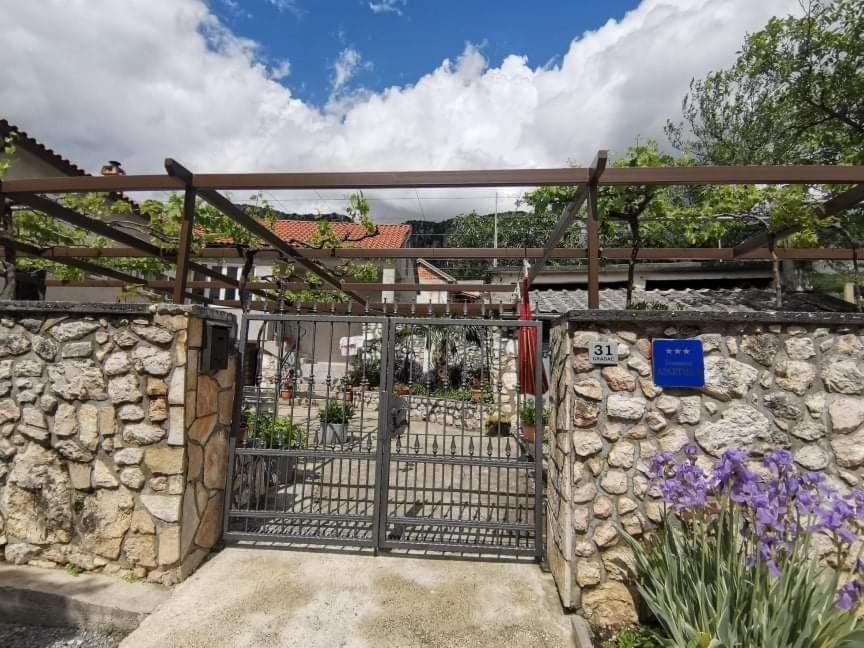 Apartman Ane - Bribir Buitenkant foto